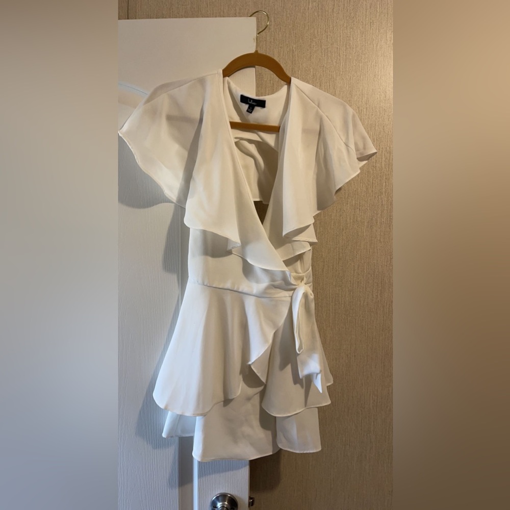 Lulu’s size large white romper